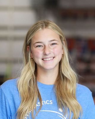 Coach Kamryn Bauer